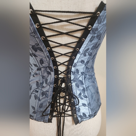 Vintage Laceup Corset - Picture 6 of 8